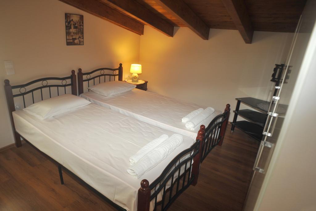 Villa Poulades Guviá Szoba fotó