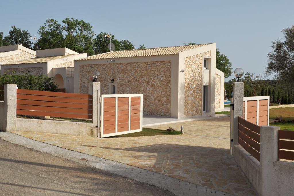 Villa Poulades Guviá Szoba fotó