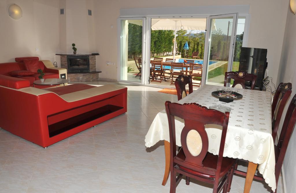 Villa Poulades Guviá Szoba fotó