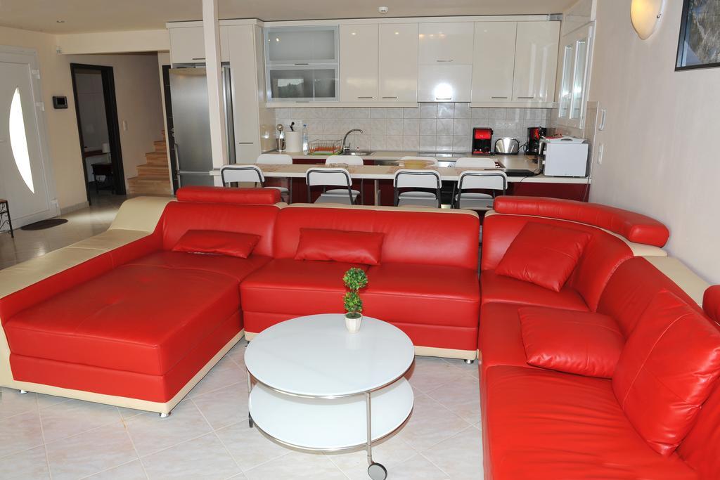 Villa Poulades Guviá Szoba fotó