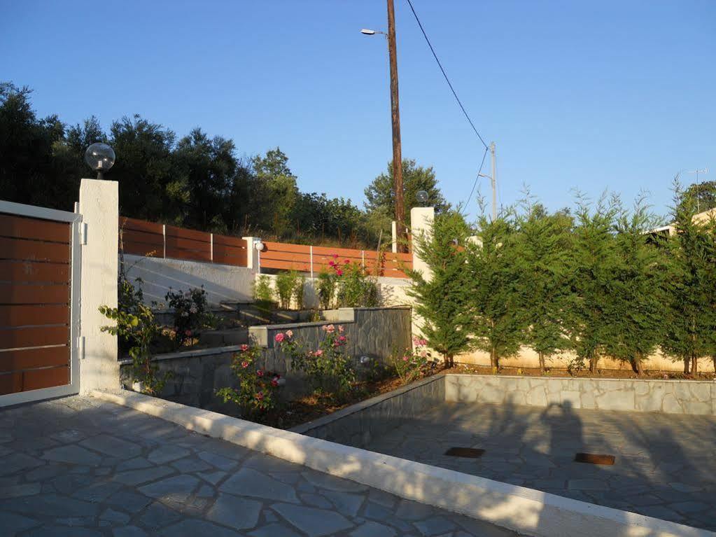 Villa Poulades Guviá Kültér fotó