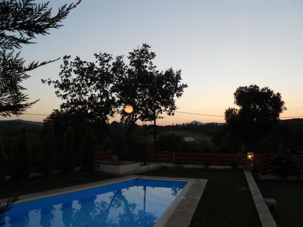 Villa Poulades Guviá Kültér fotó